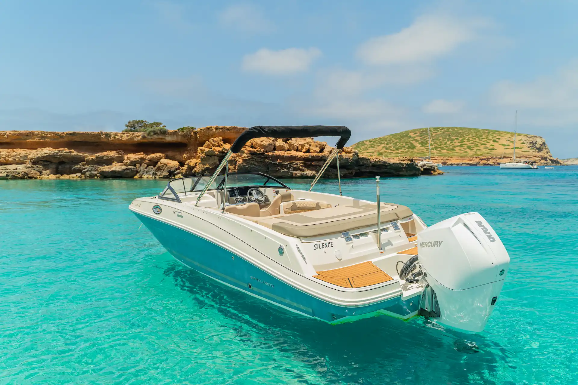 Barco Bayliner VR6 (con licencia PNB) Barco Bayliner VR6 (con licencia PNB)