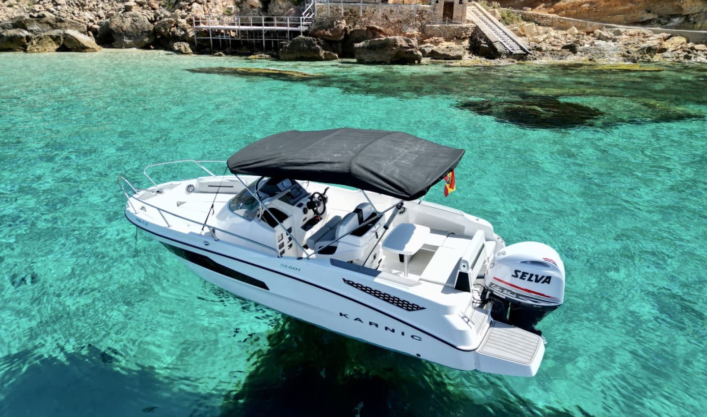Barco Karnic 601 (con licencia) Barco Karnic 601 (con licencia)